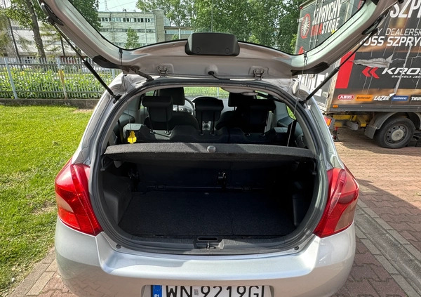 Toyota Yaris cena 9700 przebieg: 305000, rok produkcji 2006 z Połaniec małe 79